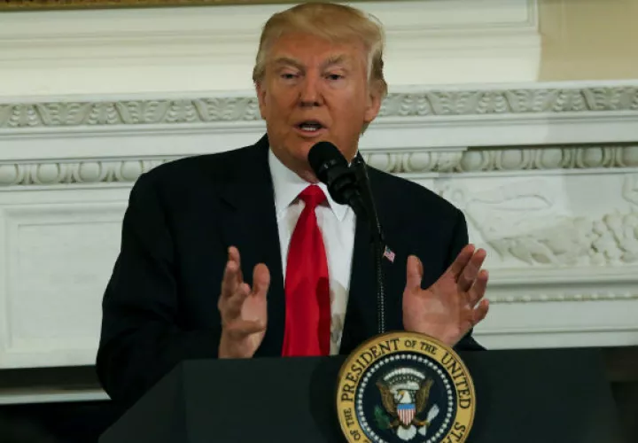 El presidente Donald Trump,  prometió "hacer más con menos" y agregó que es necesario que Estados Unidos "comience a ganar guerras de nuevo". FOTO/AP