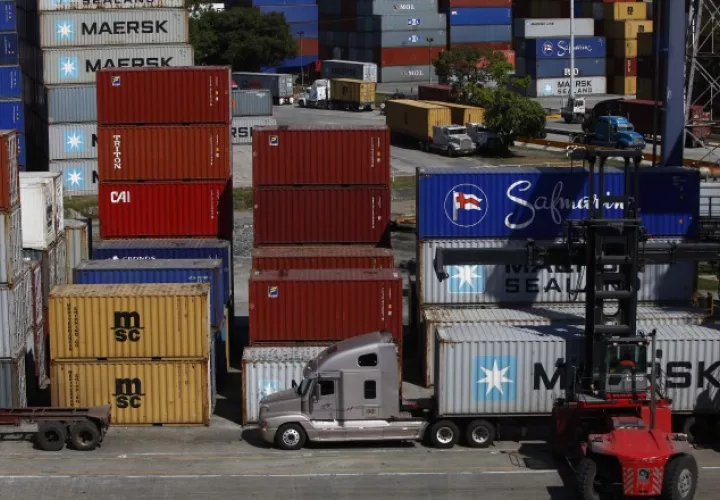 El movimiento de TEU (contenedores de 20 pies) en los puertos nacionales bajó el año pasado 9.1%. /Foto Archivo