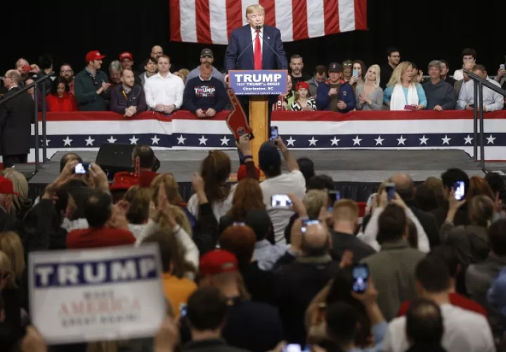 Donald Trump, y los republicanos buscan mejorar el programas de salud. /Foto AP