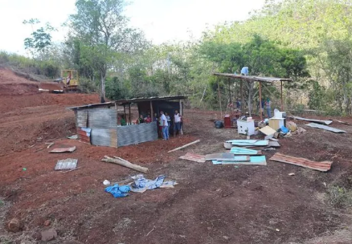 Construcción de casas en el sector de Raudal. Eric Ariel Montenegro