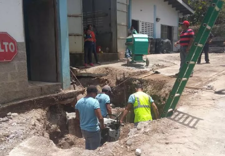 Los penonomeños sigue confrontando grandes dificultades por la falta de agua potable.