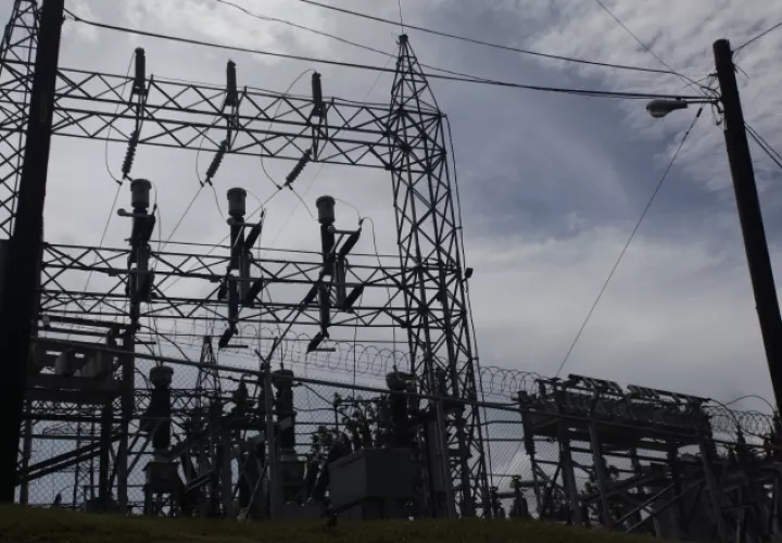El sistema eléctrico continúa frágil, debido a que los transformadores demorarán más semanas para llegar al país. /Foto Archivo
