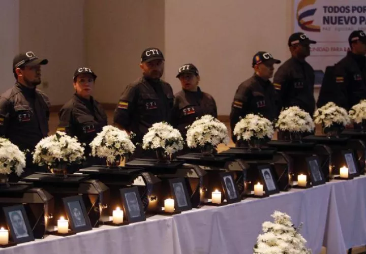 Entre los deudos había personas que llevaban 23 años buscando a sus familiares. /Foto EFE