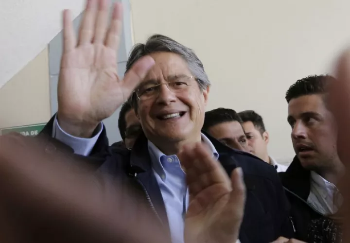 El candidato opositor Guillermo Lasso, asegura que una campaña sucia en su contra. /Foto AP