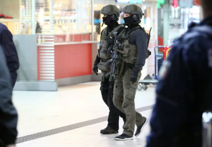 La policía intensificó la vigilancia. FOTO/EFE