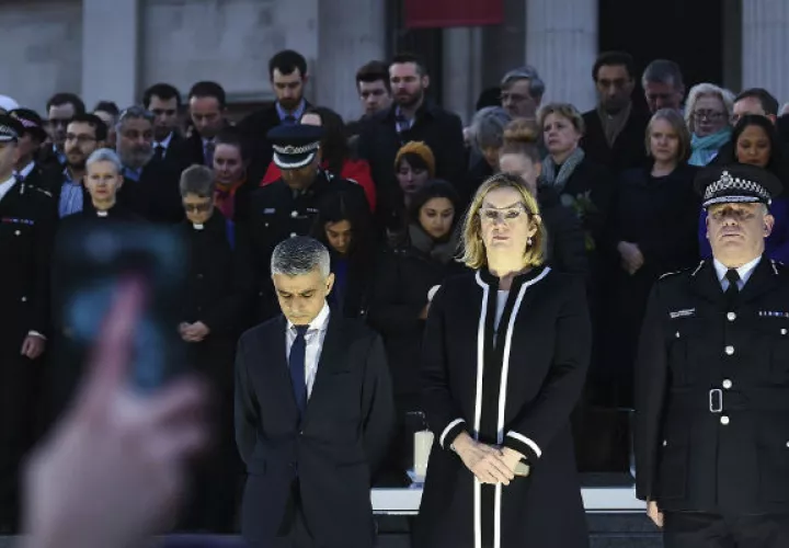 La ministra británica de Interior, Amber Rudd, dijo que los servicios de inteligencia tengan la capacidad de acceder" al Whatsapp. FOTO/AP