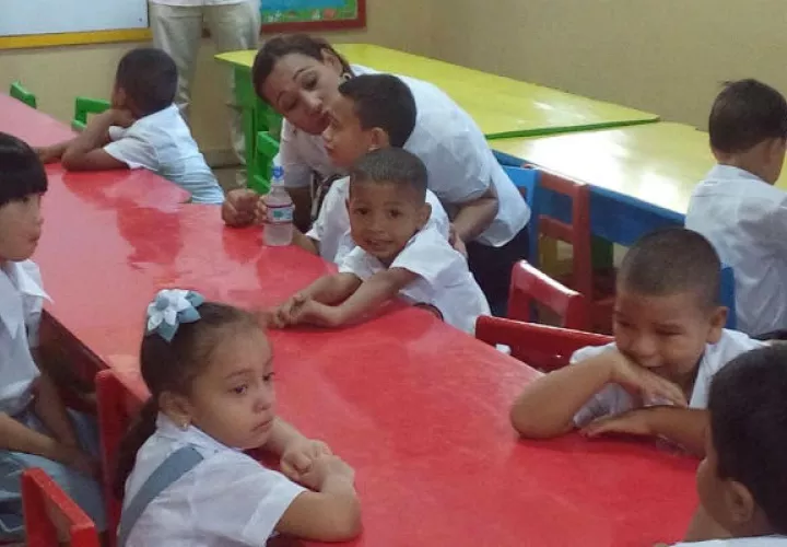 Centro Educativo Santo Domingo en Penonomé inició sin contratiempos. Foto: Elena Valdez.  