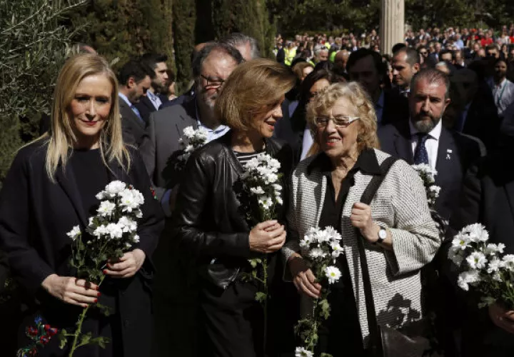 Las autoridades españolas acompañaron a los familiares y sobrevivientes del atentado. FOTO/EFE