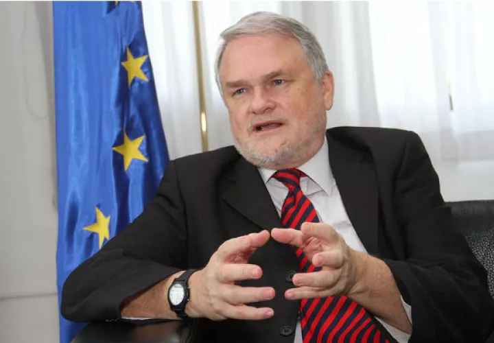Embajador de la Unión Europea (UE) ante Centroamérica, Kenny Bell. 