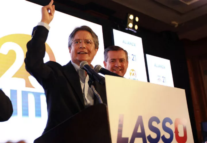 Guillermo Lasso es el líder del movimiento CREO (centro derecha). 