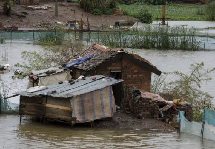 La capital malgache sufrió graves daños debido a la precariedad de las viviendas. FOTO/AP