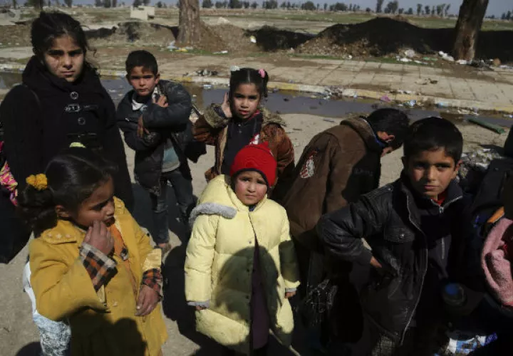 La Organización Internacional para las Migraciones (OIM) informó que 45,714 personas han huido de los combates en el oeste de Mosul en los pasados nueve días. FOTO/AP