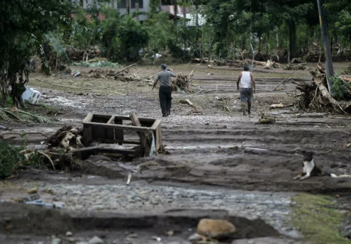 Otto se intensificó rápidamente y se convirtió en huracán de categoría 3 antes de tocar tierra en el sur de Nicaragua.