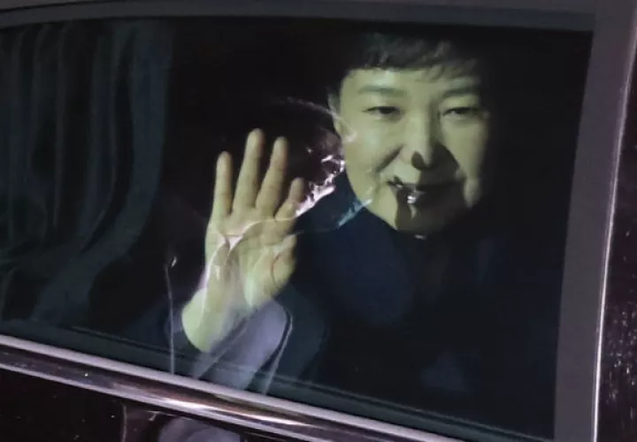  Park Geun-hye, le pidió perdón a los ciudadanos por lo ocurrido y por no haber culminado su período presidencial.FOTO/AP 