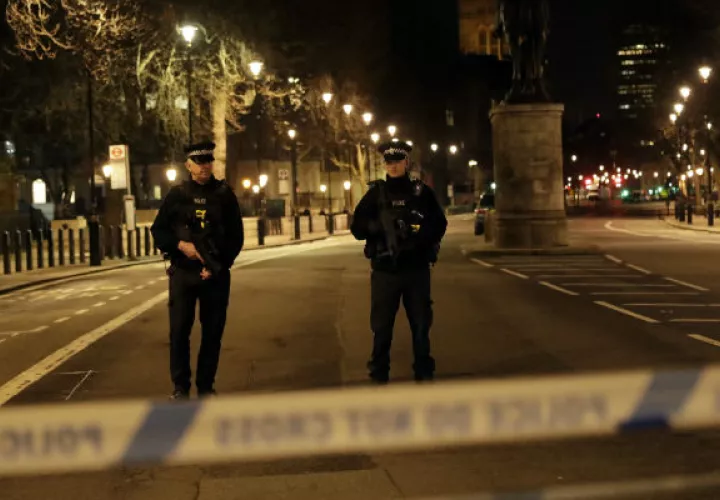 Aumentan la vigilancia en las calles de Londres. FOTO/AP