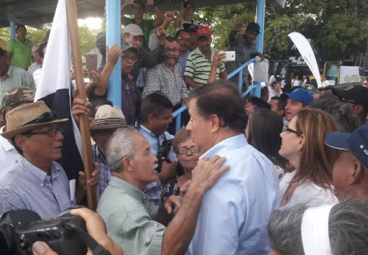 Rodearon al  Presidente. Foto: José Vásquez 