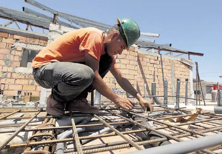 Los motivos más frecuentes que reportan los consumidores son  las cláusulas abusivas, cuyas quejas sumaron, el año pasado,  17 millones 300 mil 921 dólares. /Foto Archivo