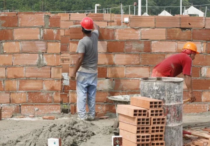 Convivienda pronostica que para este año contraten a menos personal. /Foto Archivo