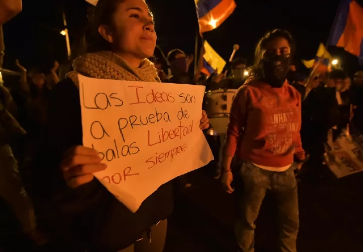 Siguen las protestas frente a la sede del CNE. /Foto AFP