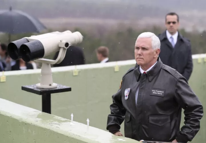 El vicepresidente de EE.UU. Mike Pence, visitó la Zona Desmilitarizada entre las dos Coreas. /Foto AP