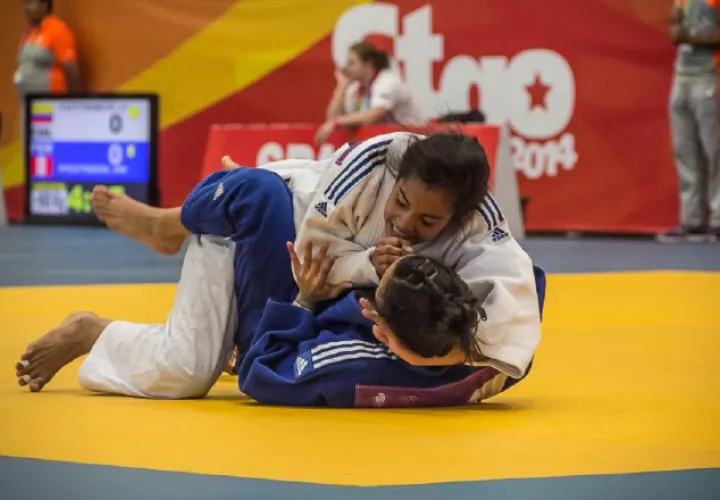 Kristine Jiménez (blanco) es la sangre nueva del Judo. /Foto Pandeportes