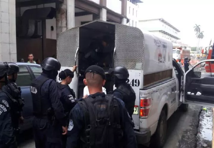 Durante la audiencia efectuada en el SPA de Colón se mantuvo una fuerte vigilancia policial. /Foto Delfia Cortez