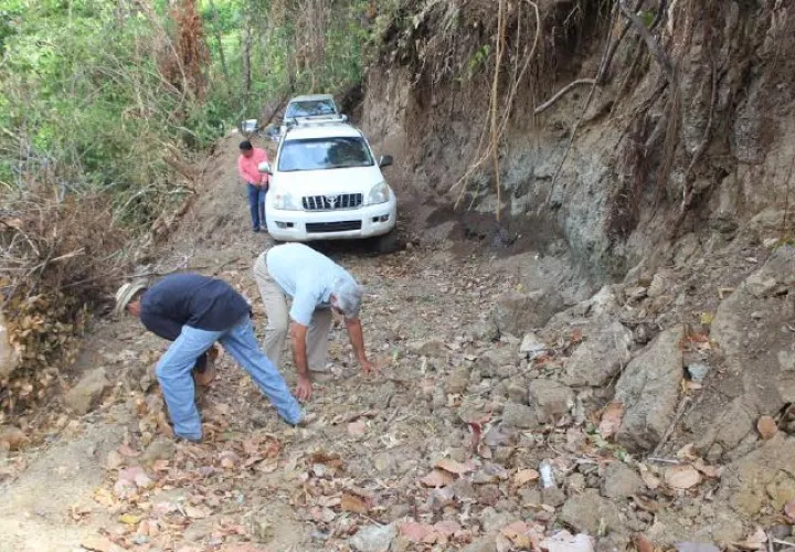 Campesinos y productores de ambas regiones esperan con urgencia la construcción de la carretera. /Foto José Manuel Adames