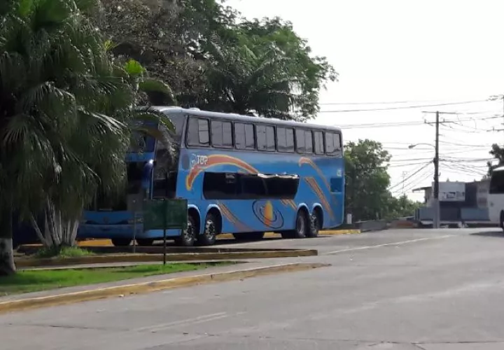 El bus número 49 de la ruta David-Panamá fue asaltado en la comunidad de El Gavilán en Veraguas. /Foto José Vásquez 
