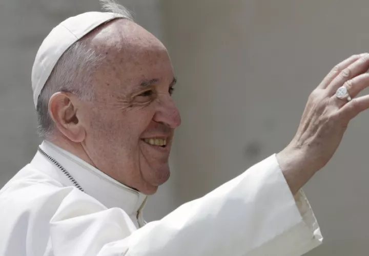 El papa Francisco en un viaje especial promoviendo la paz. /Foto AP