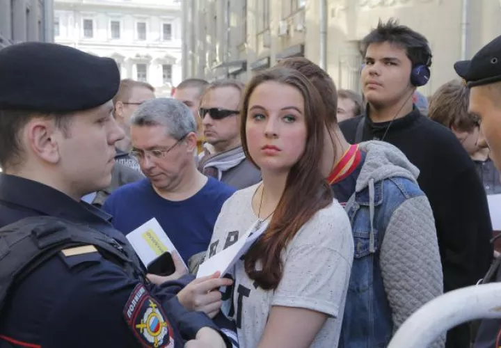 La policía arrestó a varios manifestantes. /Foto AP