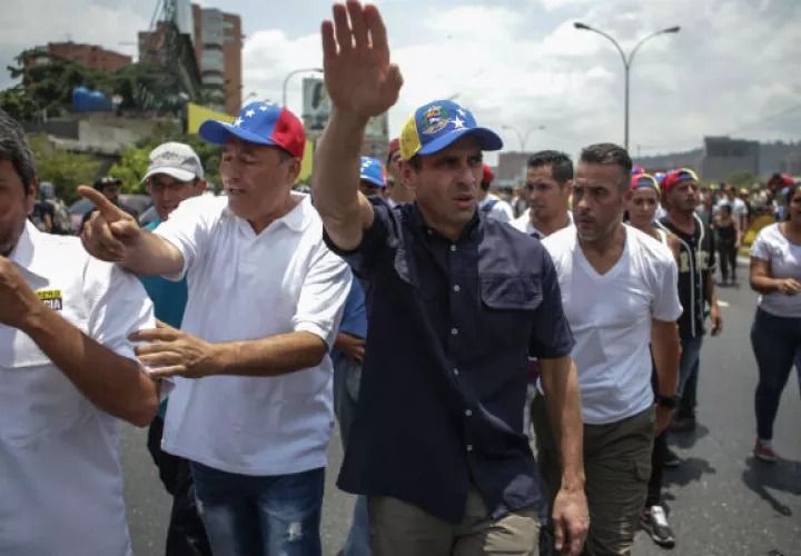 El líder de la oposición venezolana Henrique Capriles cuestionó al papa. 