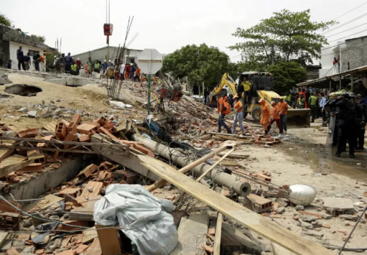 Hubo muchas irregularidades en la construcción del edificio.
