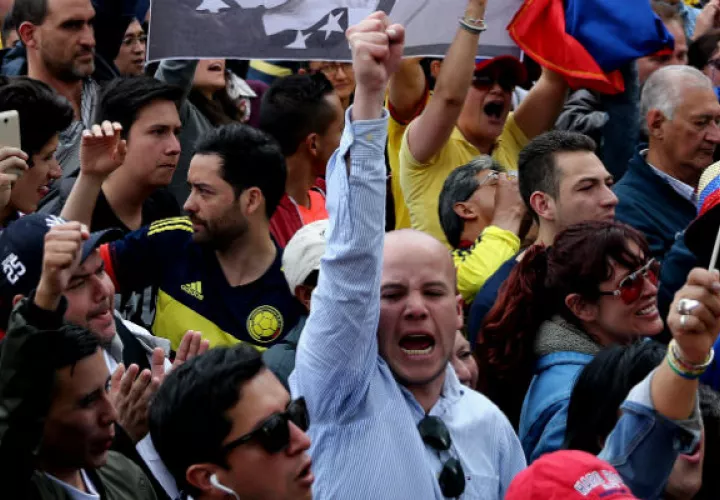 Colombianos se toman las calles contra la corrupción. FOTO/EFE