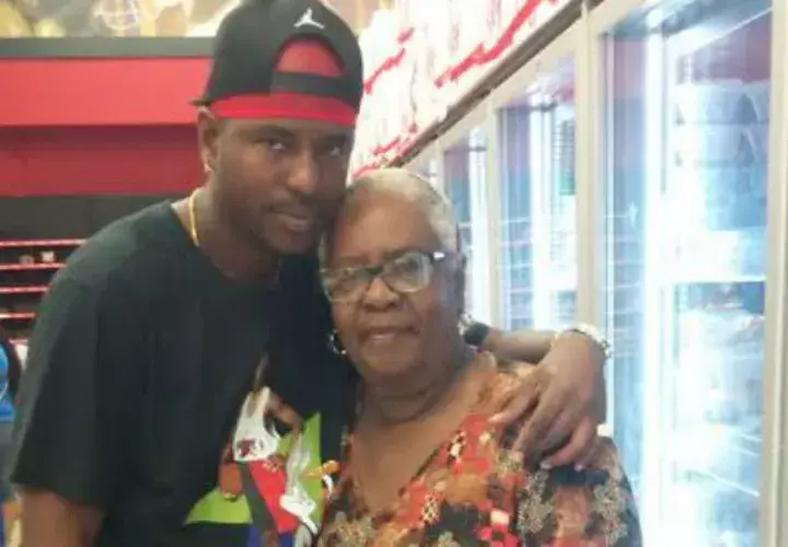 Delano junto a su madre. Foto: Cortesía. 