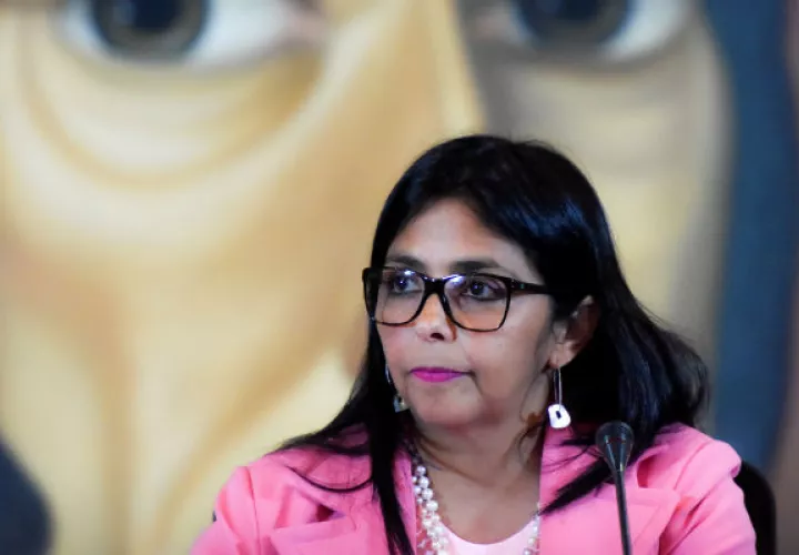 La canciller de Venezuela, Delcy Rodríguez, anunció el miércoles que el presidente, Nicolás Maduro, había dado orden de iniciar el procedimiento de dejar la OEA. FOTO/AFP