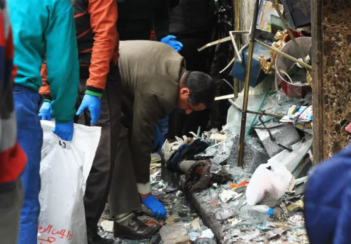 Revisan los daños causados por las explosiones en Egipto. FOTO/AP