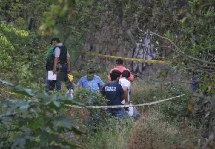 Los restos humanos fueron encontrados en un canal pluvial conocido como Río de Aguas Blancas. FOTO/EFE