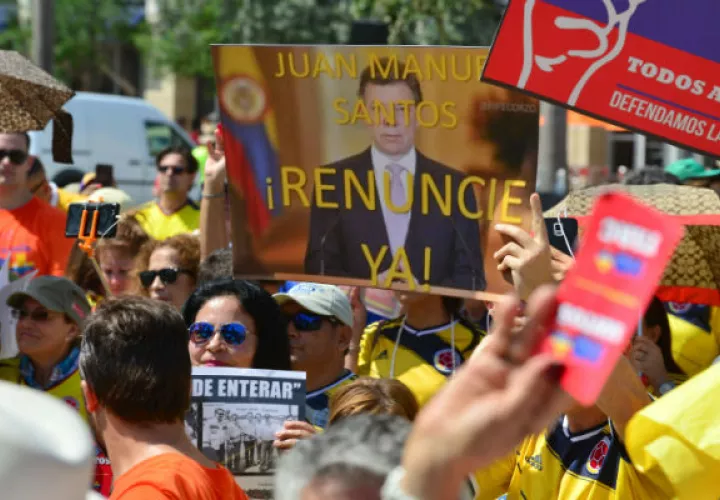 Colombianos en Miami, arremeten contra Juan Manuel Santos. FOTO/EFE