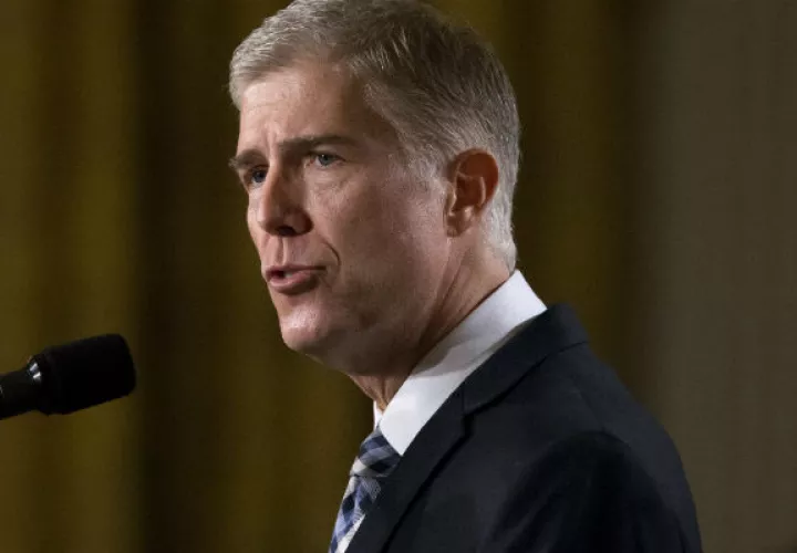 Neil Gorsuch, nacido en Colorado hace 49 años, ocupará el puesto vitalicio que dejó la muerte de Antonin Scalia en febrero de 2016. FOTO/EFE