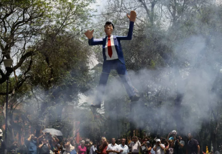La tradición surgió alrededor del siglo XVII como una parodia de las ejecuciones realizadas por la Inquisición. FOTO/EFE