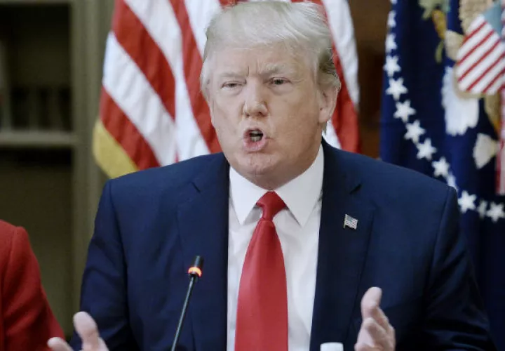 Donald  Trump dijo que Al Asad como un "animal" y que el presidente ruso, Vladimir Putin, está apoyando "a una persona verdaderamente malvada", 