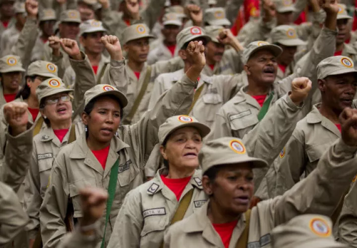 Miembros de la Fuerza Armada Nacional Bolivariana, le juran lealtad a Nicolás Maduro. FOTO/EFE