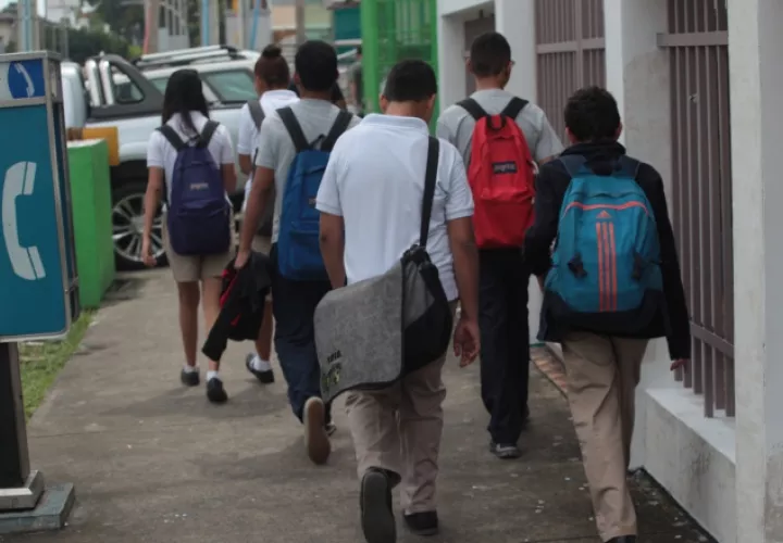 Temen migración de miles de estudiantes de escuelas privadas a la pública. /Foto Archivo