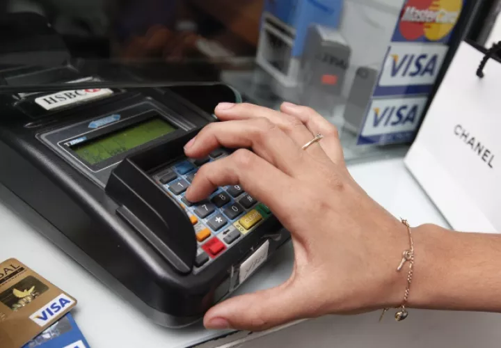 La deuda de tarjeta de crédito subió $307 millones. /Foto Archivo