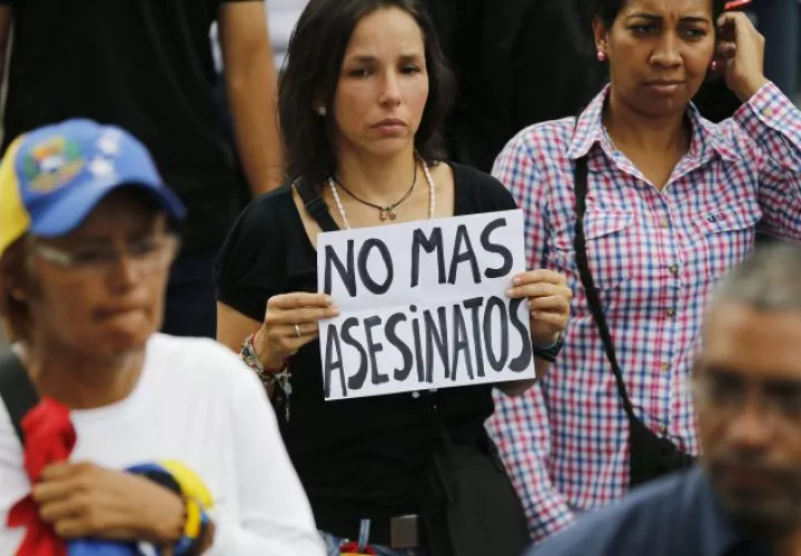 Diversos grupos de la sociedad venezolana piden que cese la represión y muerte. /Foto EFE