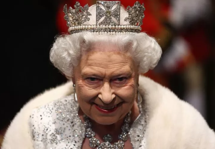 Isabel II debe aprobarla.