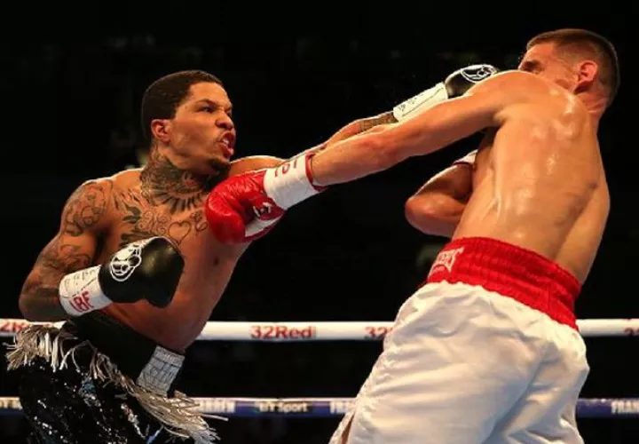 Gervonta Davis (izq.) fue superior al inglés Liam Walsh. /Foto AP