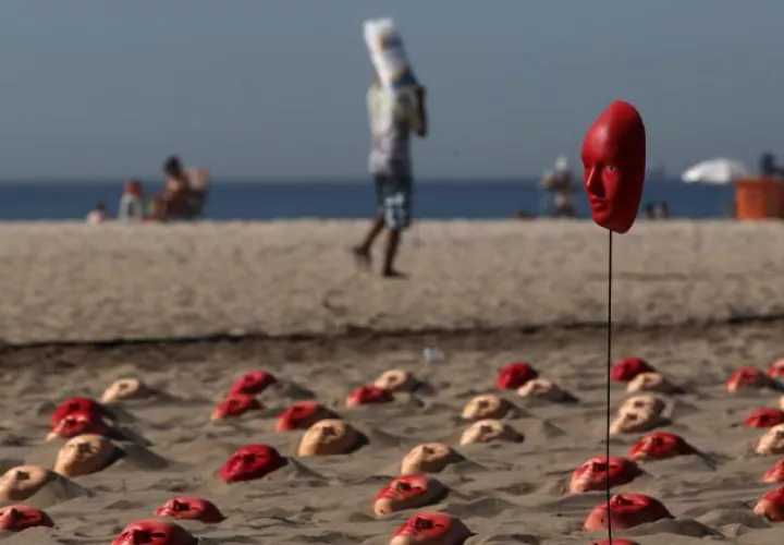 Una ONG promovió la original protesta. /Foto EFE