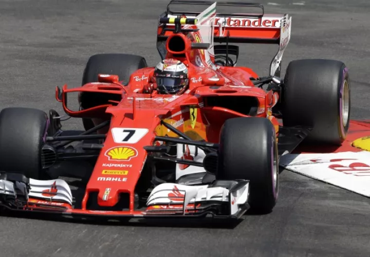 Kimi Raikkonen voló en la pista. /Foto AP