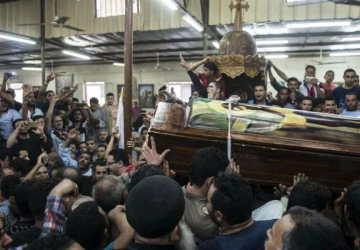 Funeral de las víctimas del ataque perpetrado por el EI en una iglesia cristiana. FOTO/EFE